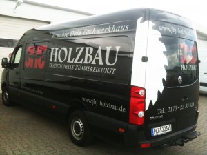 Fahrzeugbeschriftung auf einem Mercedes Sprinter